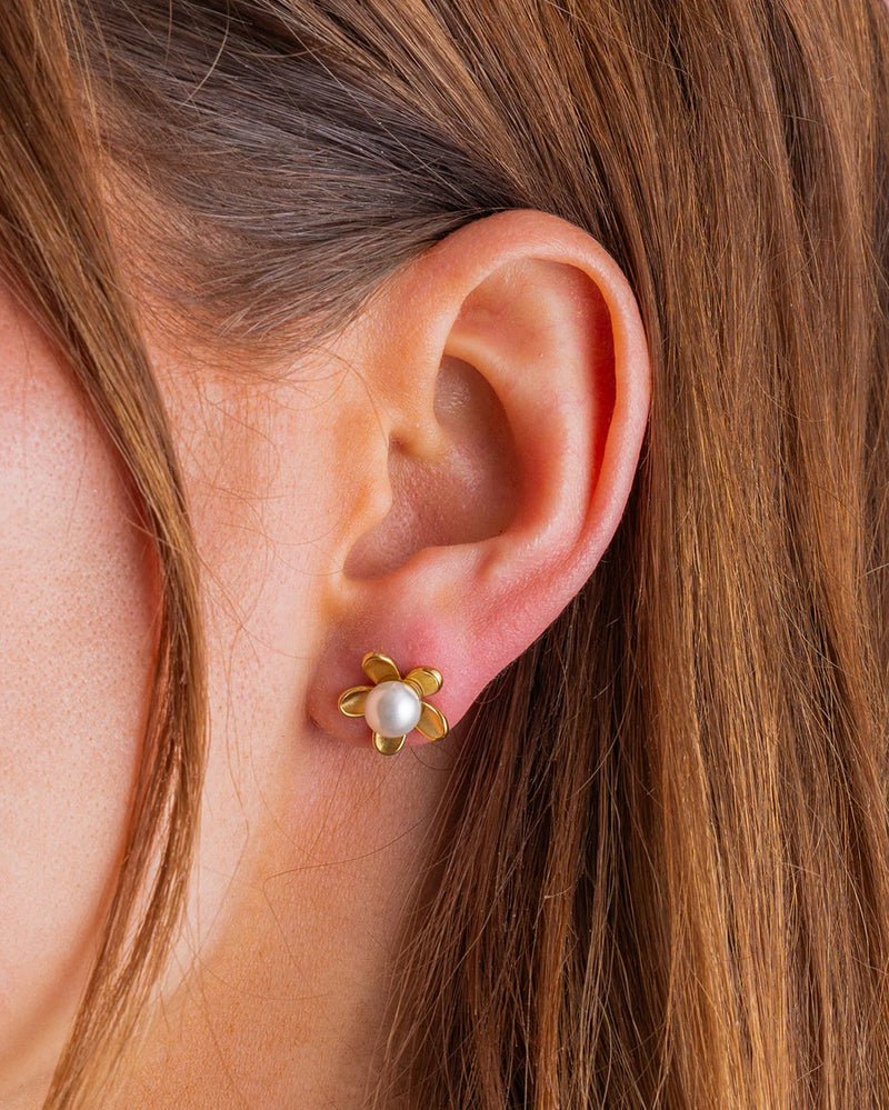 Flower Pearl Stud Earrings