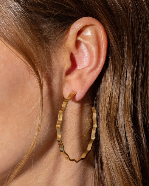 Cassie Wavy Hoop Earrings